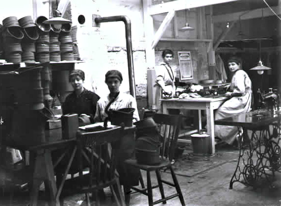 Hoeden- en pettenmakerij 1890